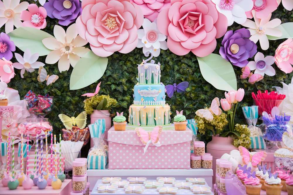 Cómo lanzar una fiesta temática de flores para niños Cómo lanzar una fiesta temática de flores para niños