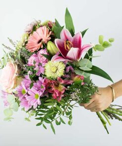 ramo pink lady entregado en mano