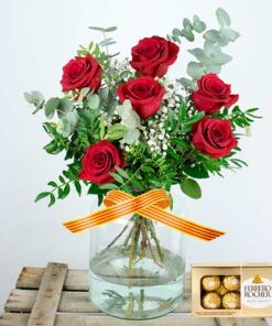 rosas rojas para sant jordi con bombones